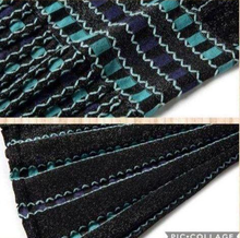 画像をギャラリービューアに読み込む, ラメ入り ニットワンピース ストライプVネック ひざ丈ワンピース 秋冬