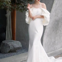 画像をギャラリービューアに読み込む, オフショルダー パフスリーブ サテンマーメイドドレス  2色