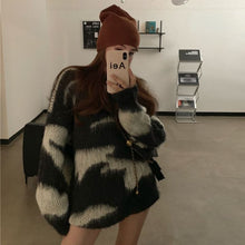 画像をギャラリービューアに読み込む, オーバーフィット モヘア風 ゼブラ ニット 2色