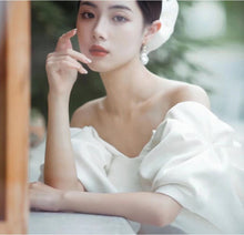 画像をギャラリービューアに読み込む, オフショルダー パフスリーブ サテンマーメイドドレス  2色