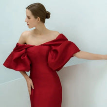 画像をギャラリービューアに読み込む, オフショルダー パフスリーブ サテンマーメイドドレス  2色