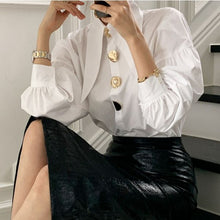 画像をギャラリービューアに読み込む, ブラウス ポインテッドカラー ゴールドボタン パフ