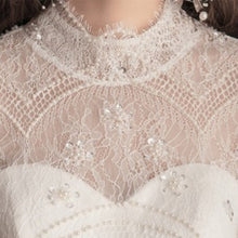 画像をギャラリービューアに読み込む, ウエディングドレス Aライン フィッシュテール 胸元レース