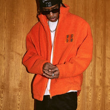 画像をギャラリービューアに読み込む, MEDM ロゴ刺繍 スタンドアップカラー ボア フリースジャケット