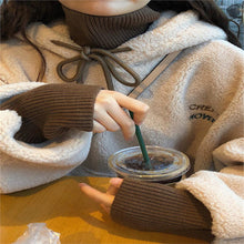 画像をギャラリービューアに読み込む, 羊のようなもこもこ●胸元英字●トレーナー