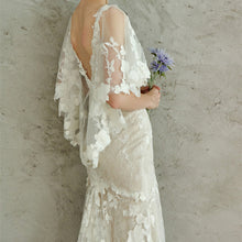 画像をギャラリービューアに読み込む, Vネック フリル袖 レースウエディングドレス 二次会 フォト
